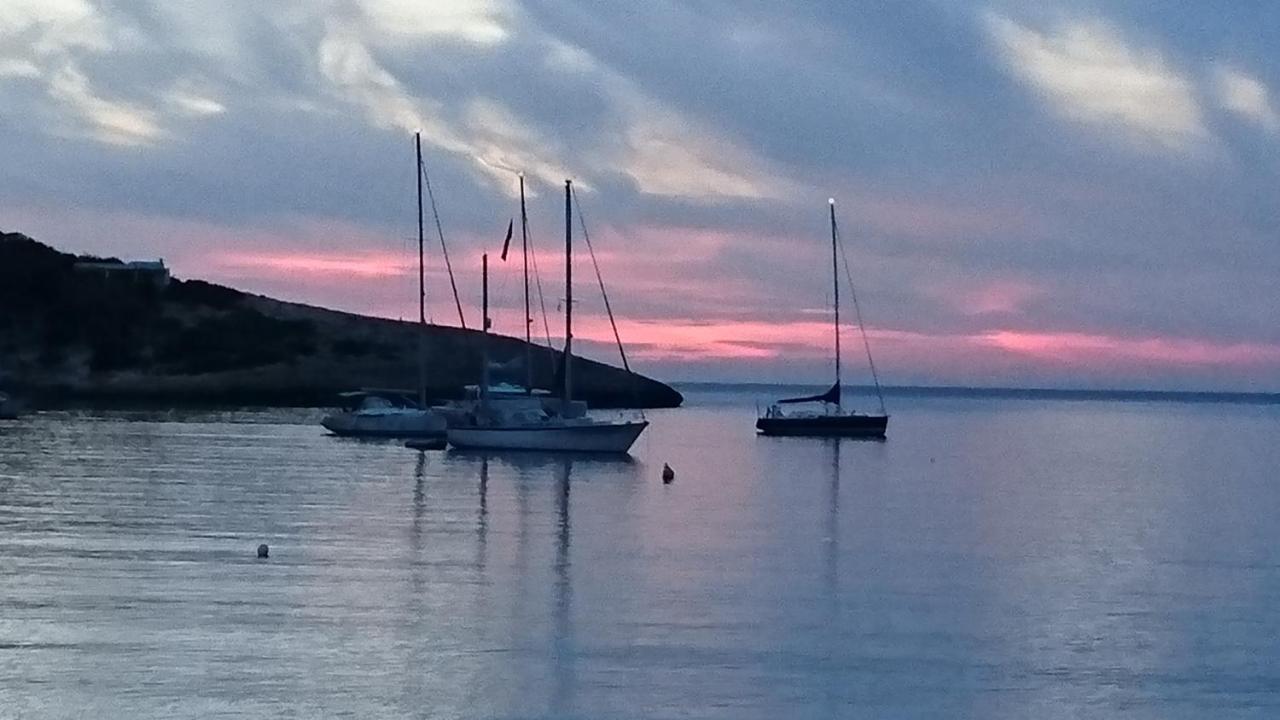 Es Grop Apartments Portinatx Eksteriør bilde